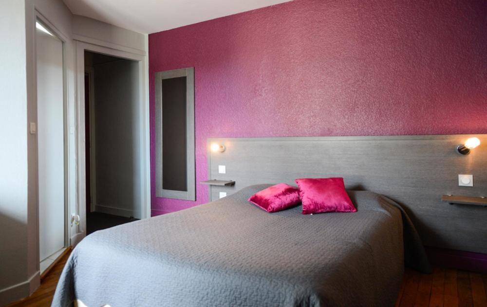 Logis Hotel Restaurant De La Poste Le Mele-sur-Sarthe Экстерьер фото