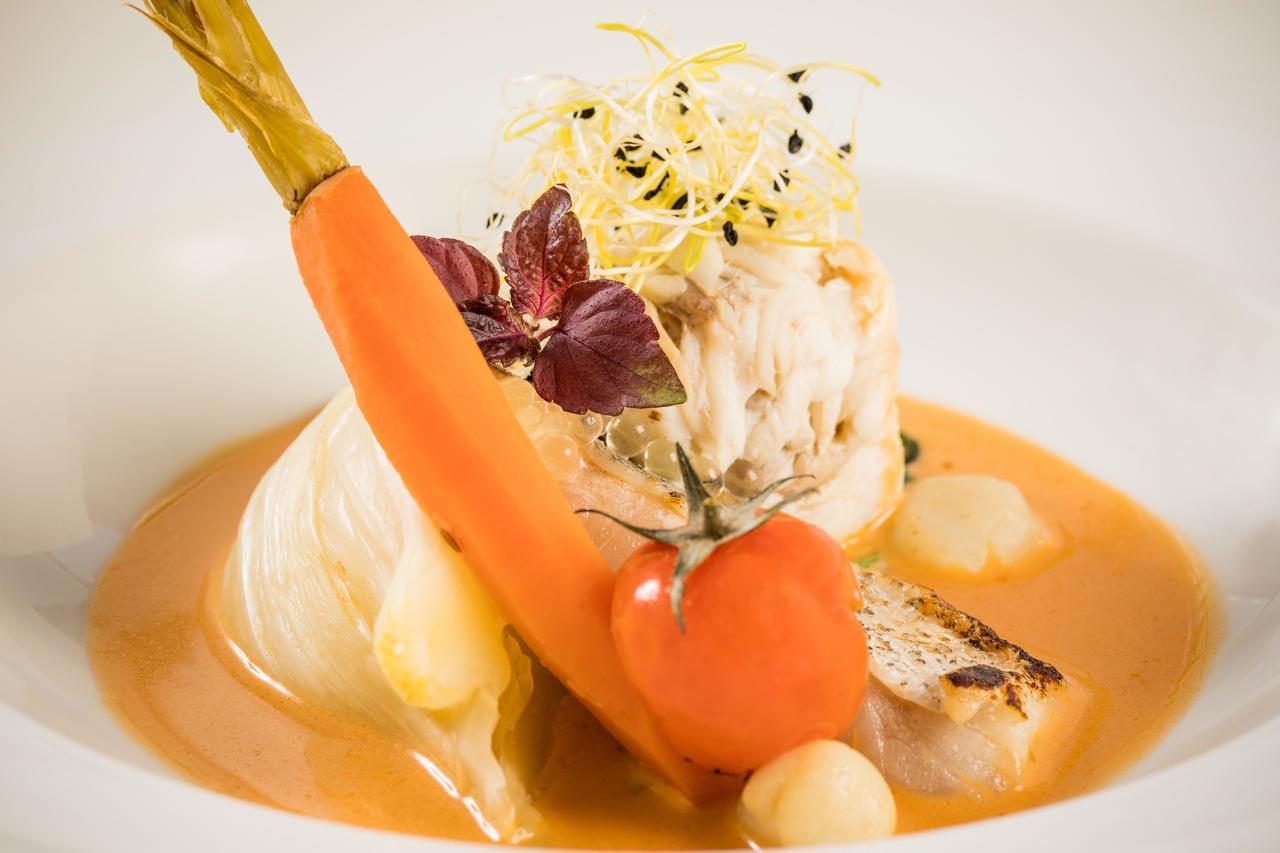 Logis Hotel Restaurant De La Poste Le Mele-sur-Sarthe Экстерьер фото