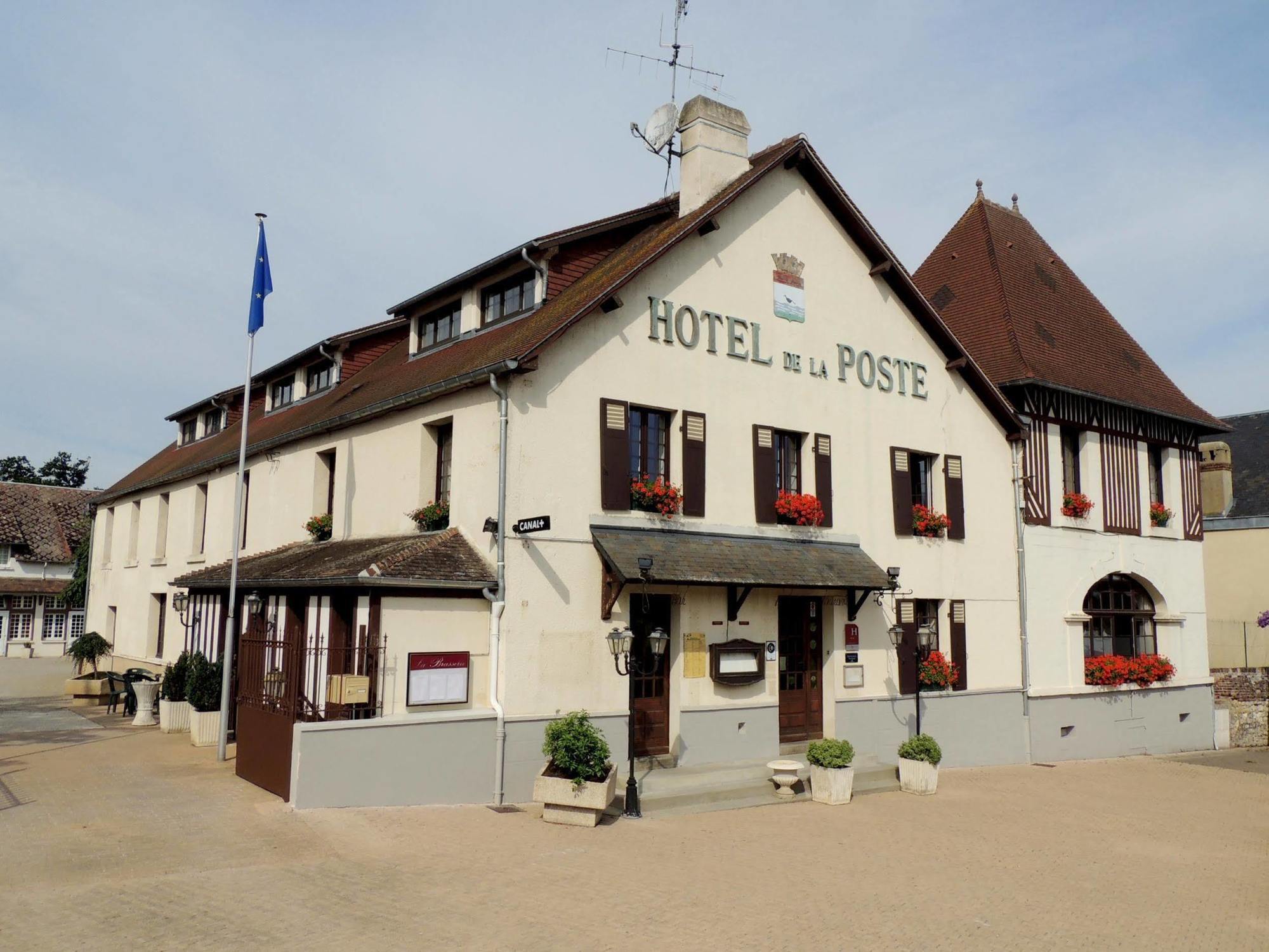 Logis Hotel Restaurant De La Poste Le Mele-sur-Sarthe Экстерьер фото