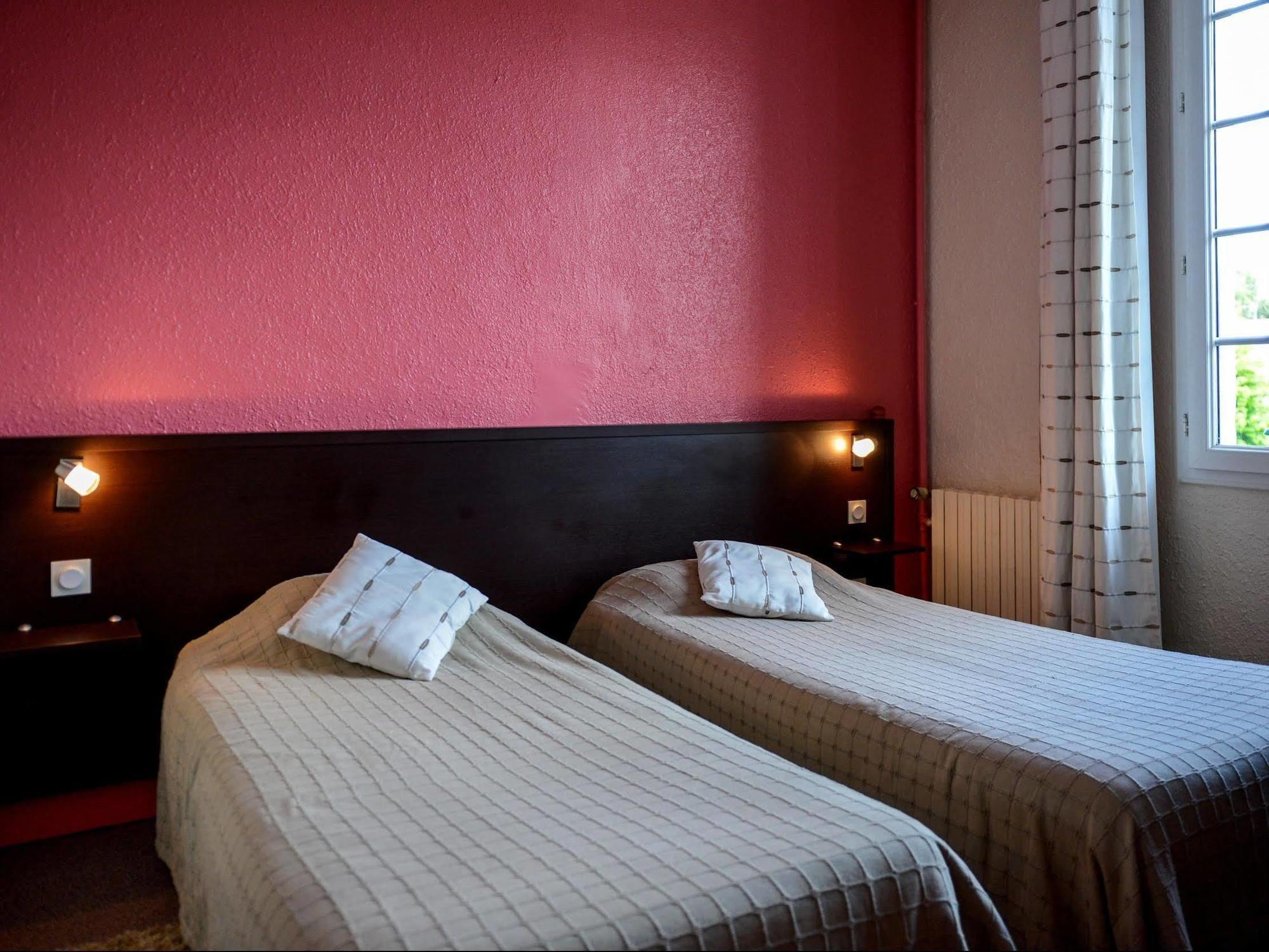 Logis Hotel Restaurant De La Poste Le Mele-sur-Sarthe Экстерьер фото
