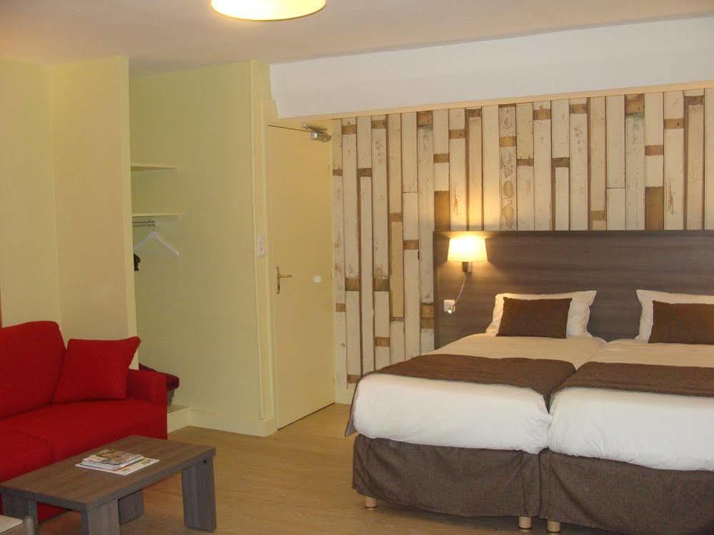 Logis Hotel Restaurant De La Poste Le Mele-sur-Sarthe Экстерьер фото